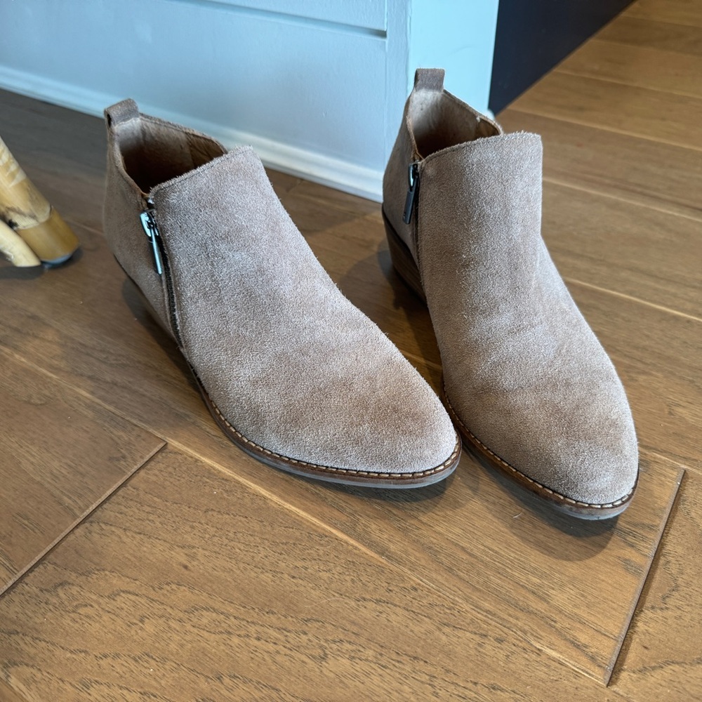 Lucky Brand Tan Ankle Booties Suede